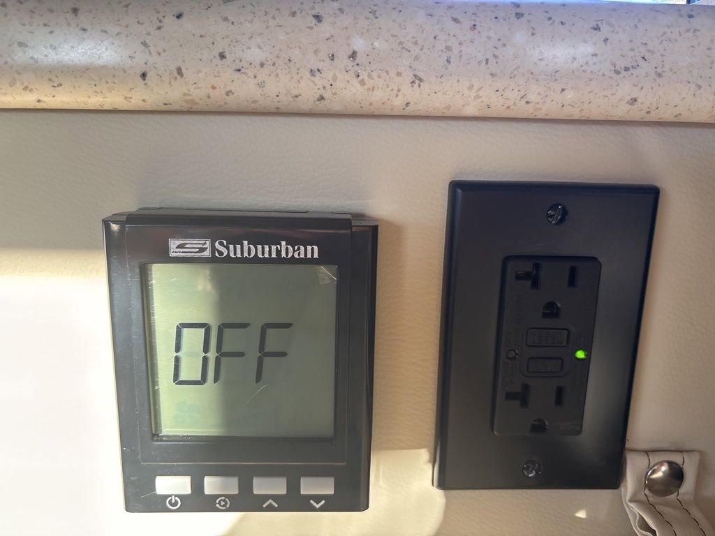 Used 2022 Mercedes-Benz Sprinter 2500 image 39