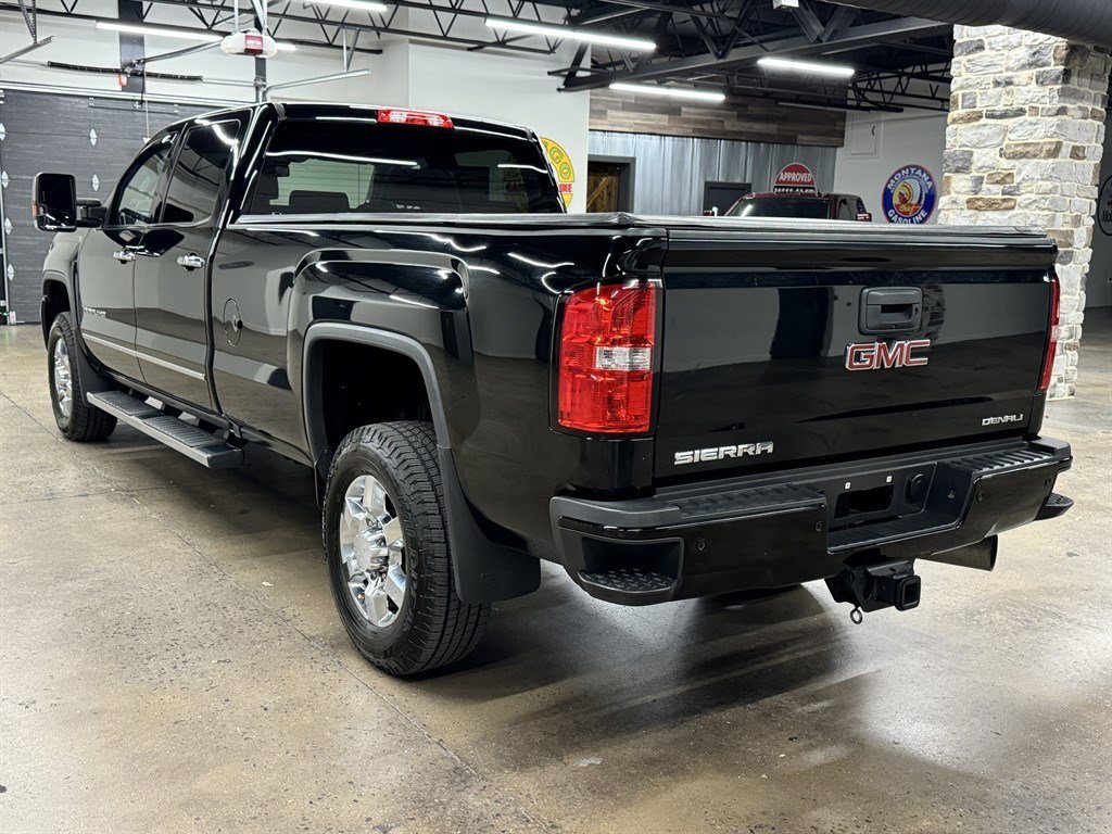 Used 2018 GMC Sierra 3500 Denali w/ Duramax Plus Package AWD/4WD image 10