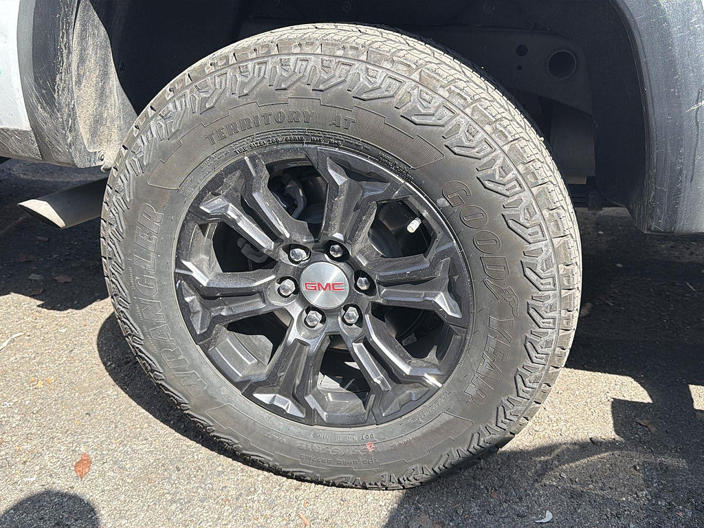 Used 2024 GMC Canyon Elevation RWD image 5