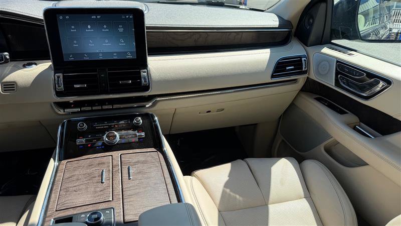 Used 2021 Lincoln Navigator Reserve w/ Luxury Package AWD/4WD image 19