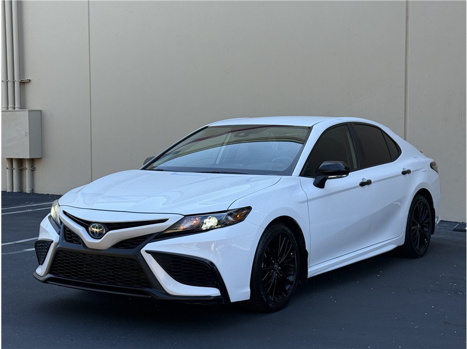 Used 2022 Toyota Camry SE FWD image 4