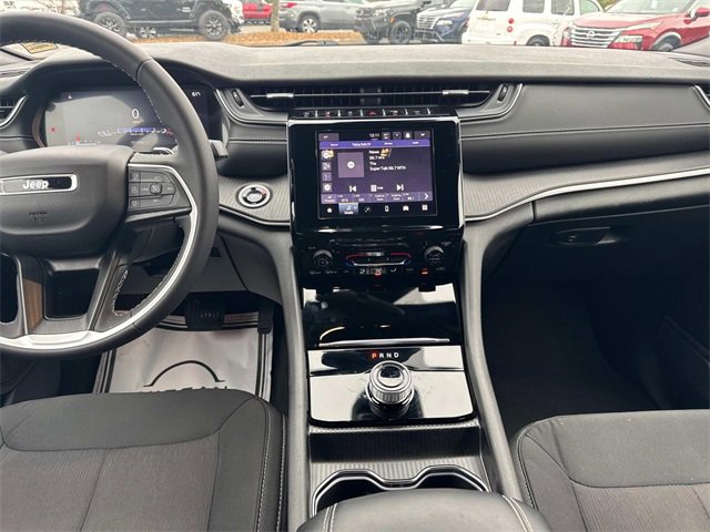 Used 2024 Jeep Grand Cherokee Laredo image 20