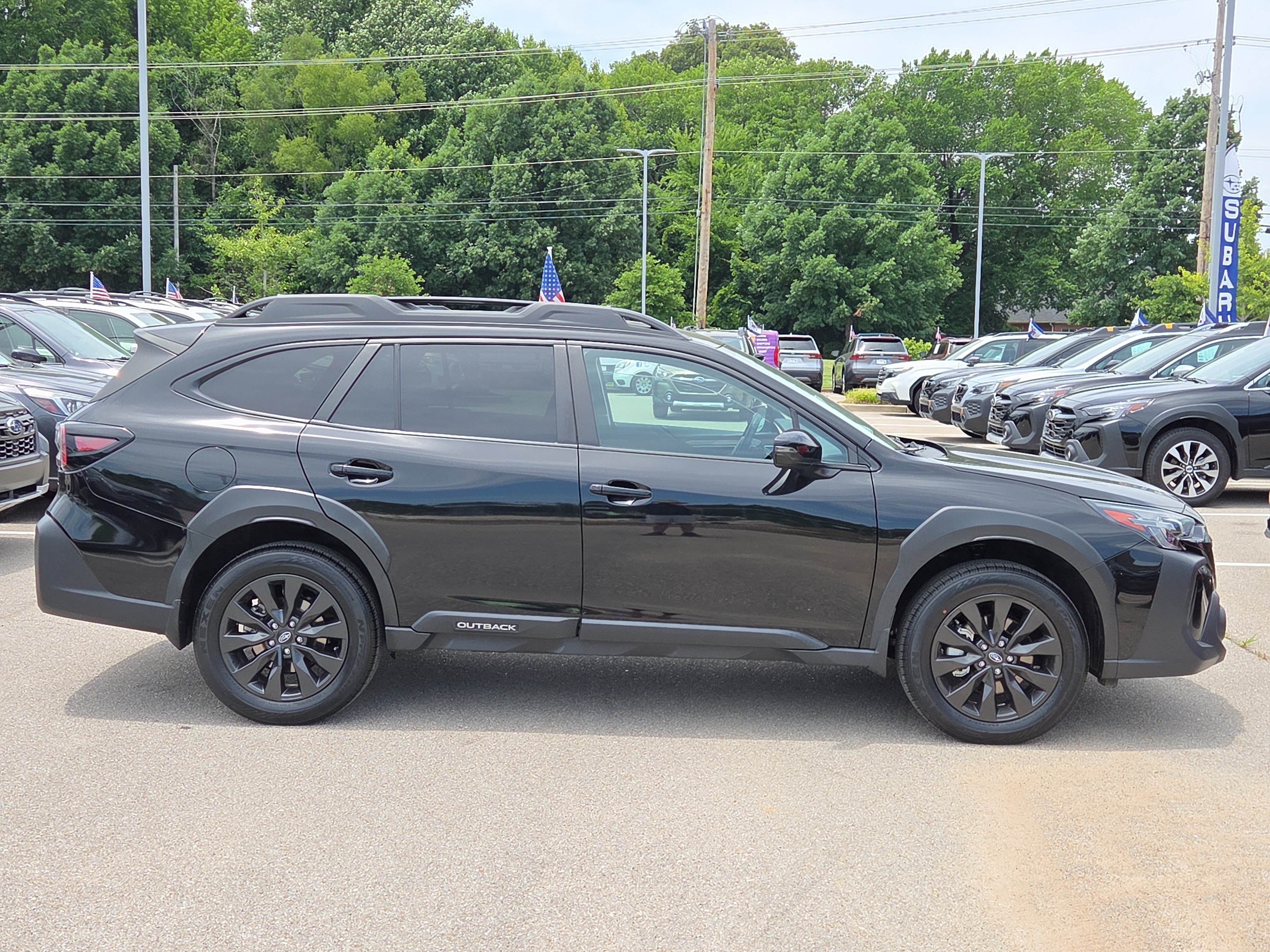 Used 2023 Subaru Outback Onyx Edition AWD/4WD image 2