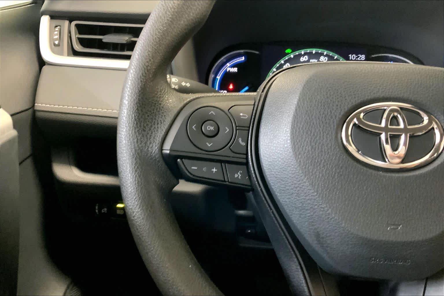 Used 2025 Toyota RAV4 XLE AWD/4WD image 23