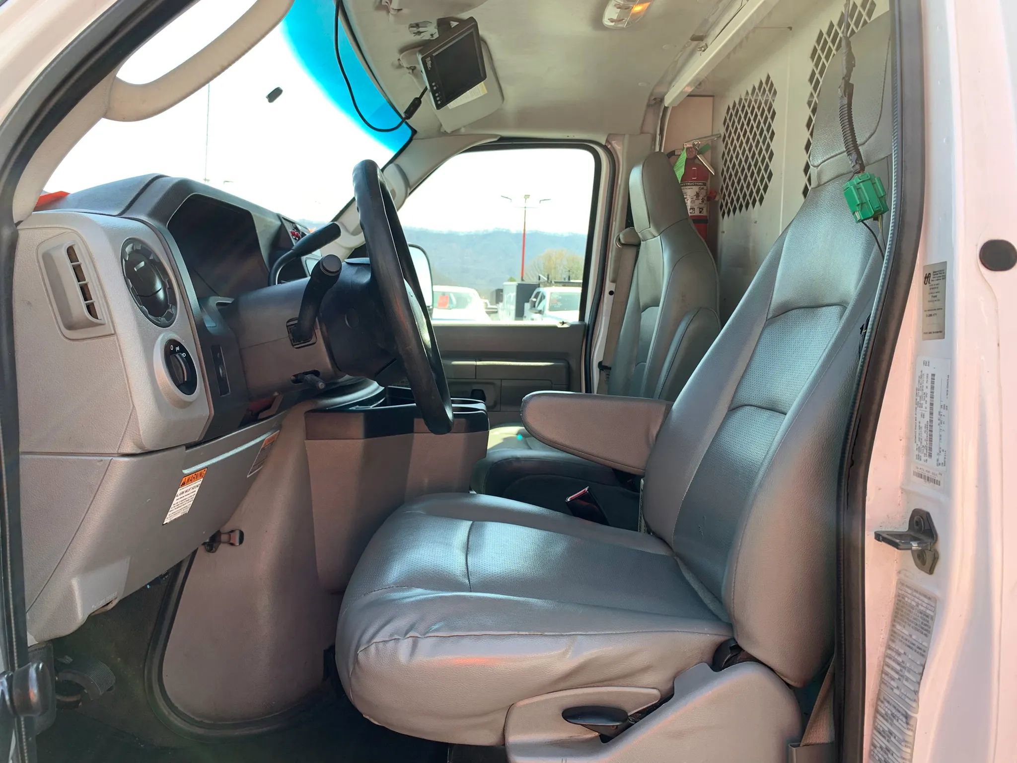 Used 2019 Ford E-350 and Econoline 350 Super Duty RWD image 9