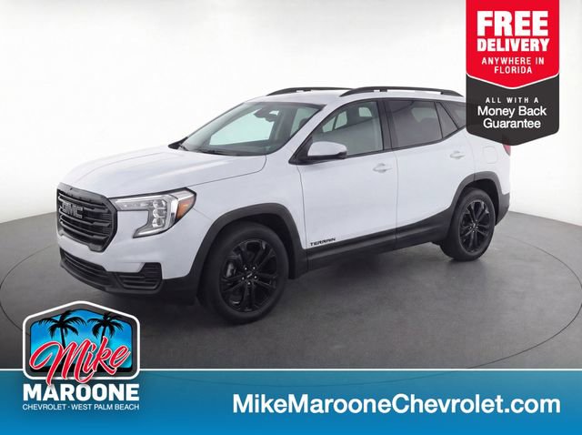 Used 2022 GMC Terrain SLE w/ Driver Convenience Package image 1