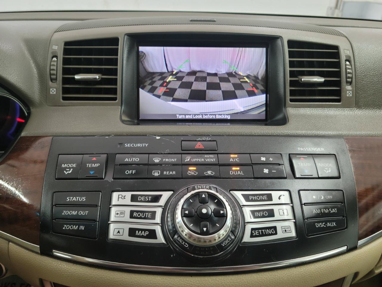 Used 2010 INFINITI M35 x w/ Technology Pkg AWD/4WD image 15