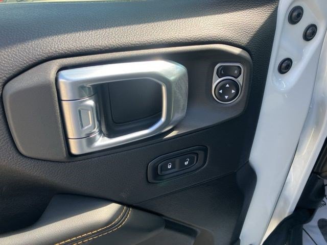 Certified 2025 Jeep Wrangler Unlimited Sahara AWD/4WD image 9