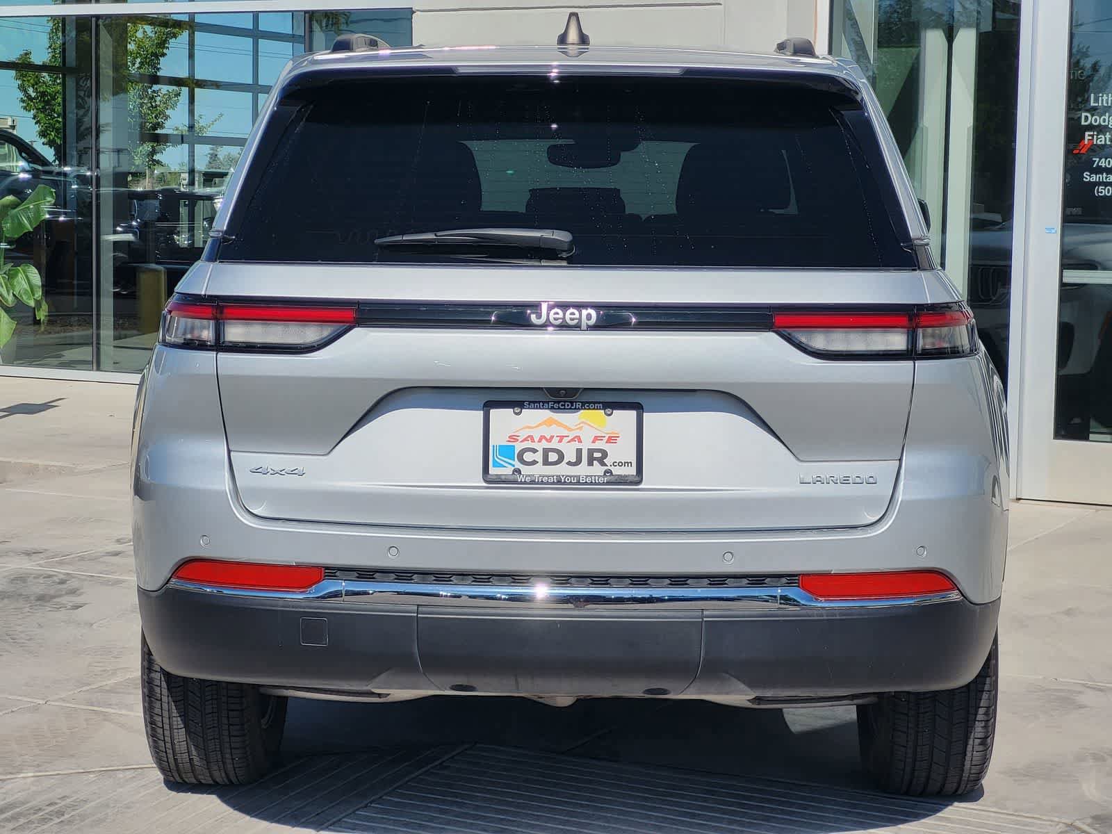 Used 2024 Jeep Grand Cherokee Laredo X AWD/4WD image 6