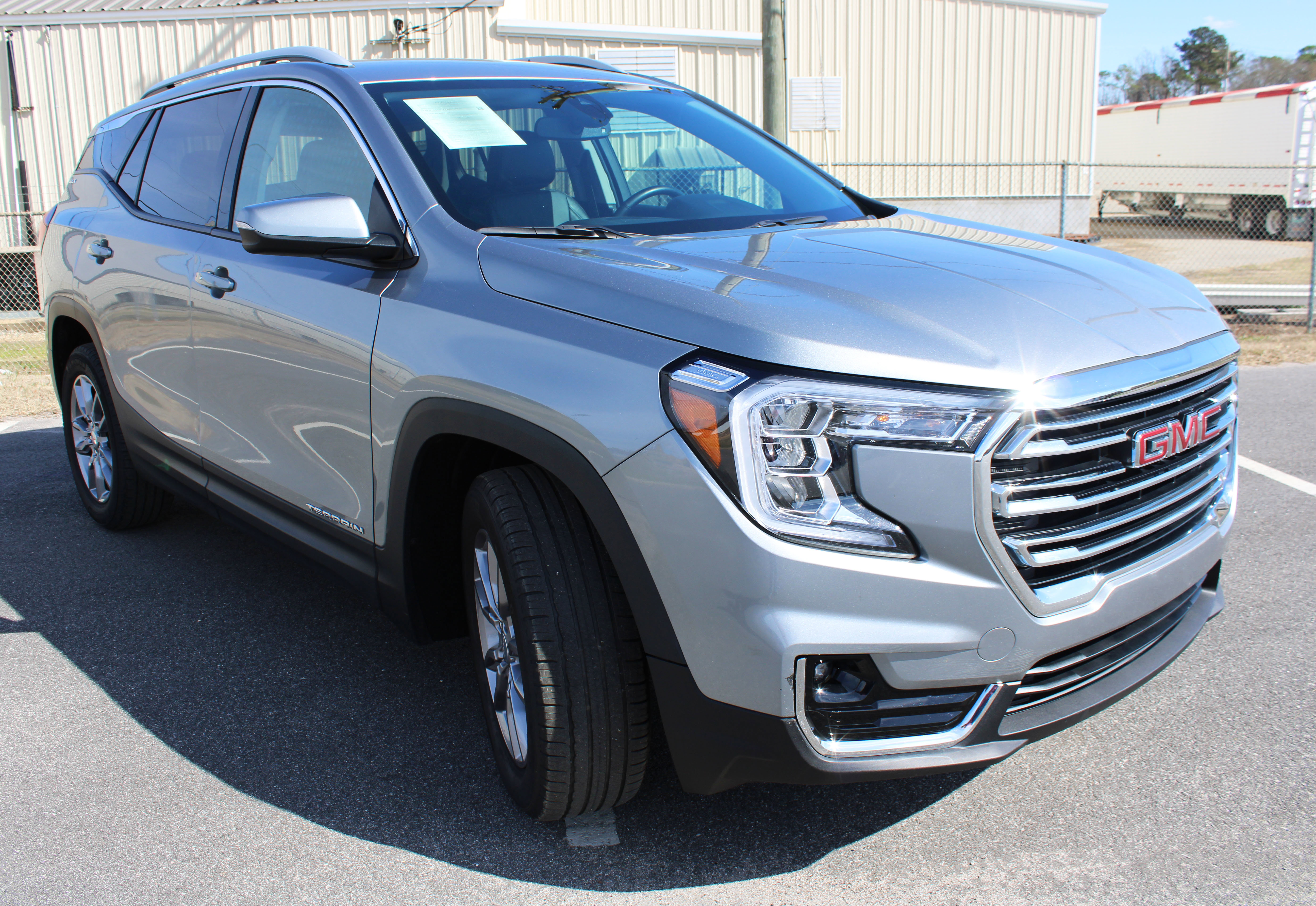 Used 2024 GMC Terrain SLT image 8
