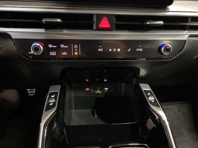 Used 2024 Kia Sorento SX Prestige w/ Sage Leather Package image 19