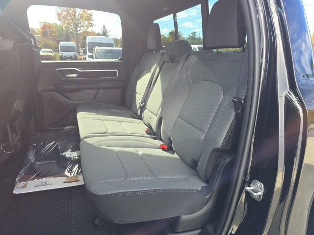 New 2026 RAM 1500 4x4 Crew Cab image 27