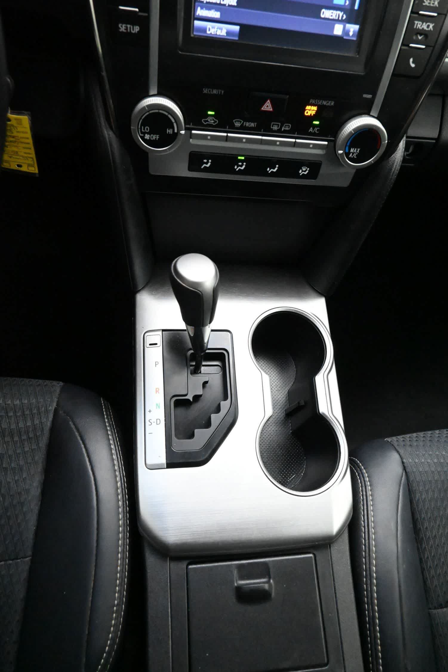 Used 2014 Toyota Camry SE FWD image 13