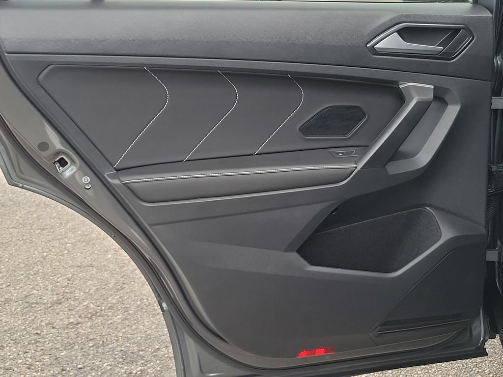Certified 2023 Volkswagen Tiguan SE R-Line FWD image 18