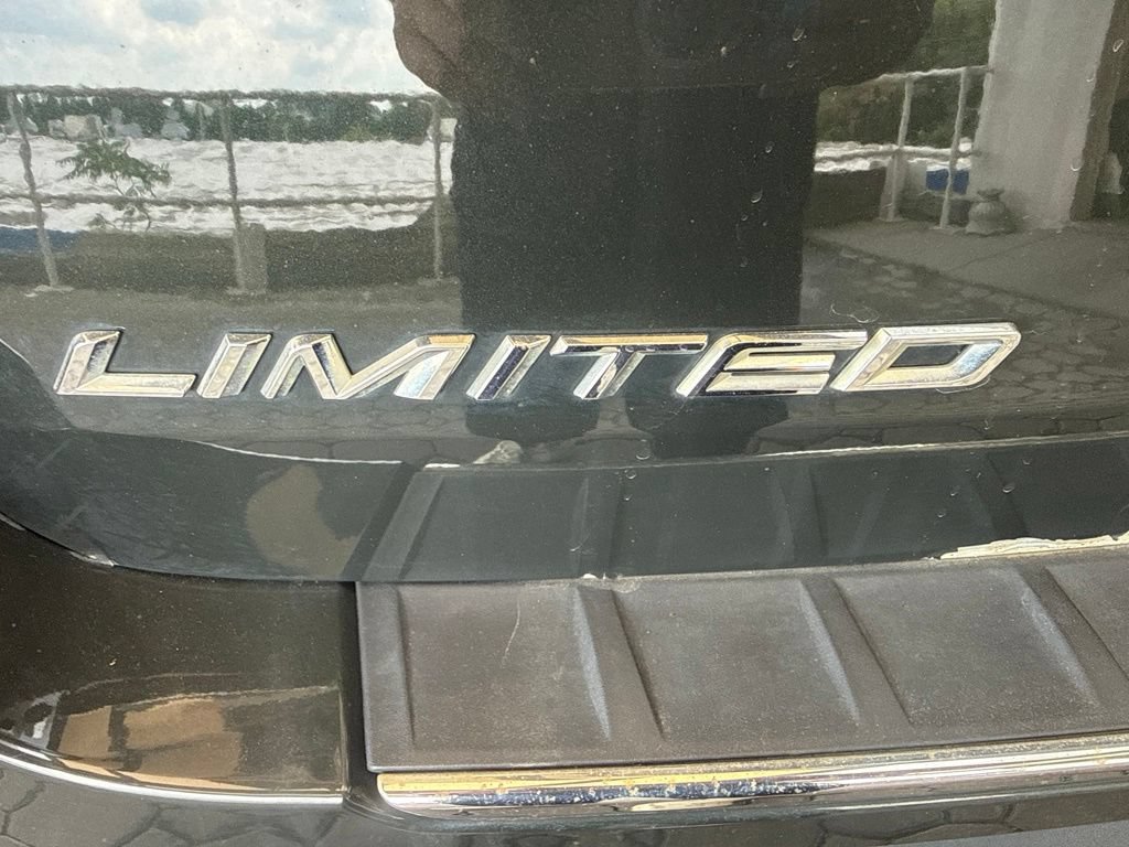 Used 2024 Ford Explorer Limited w/ Equipment Group 301A AWD/4WD image 11