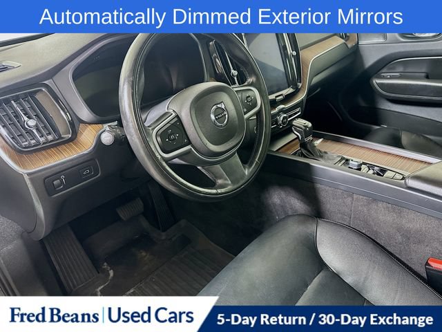Used 2019 Volvo XC60 T6 Momentum w/ Multimedia Package AWD/4WD image 12