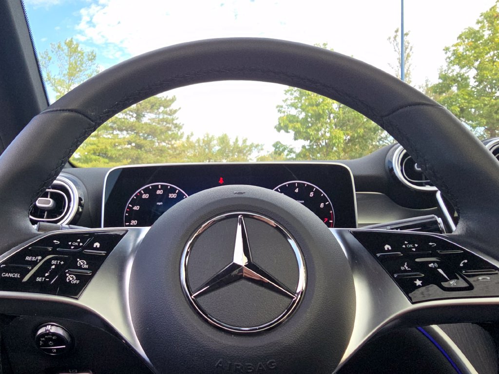 Used 2026 Mercedes-Benz GLC 300 4MATIC image 30