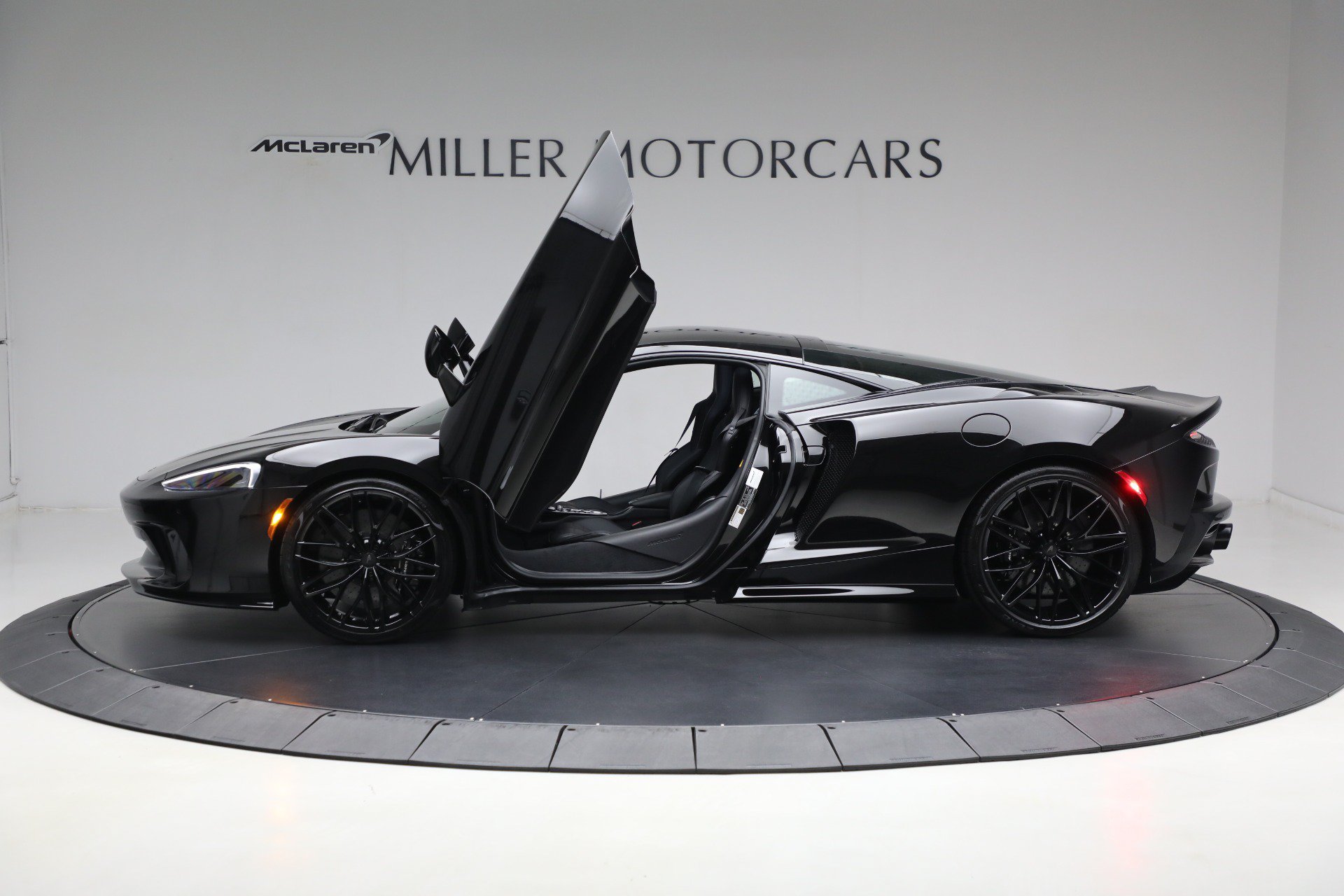 Used 2025 McLaren GTS RWD image 15