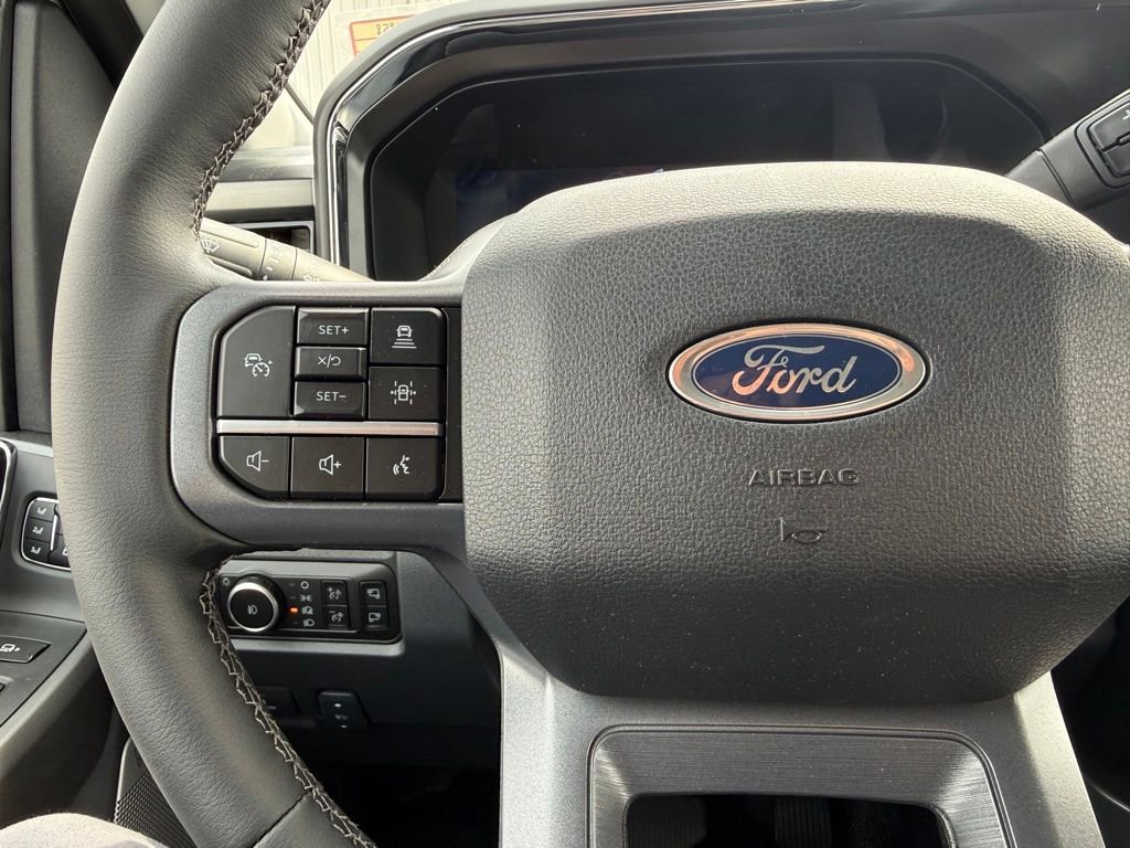 New 2026 Ford F350 4x4 Crew Cab DRW Super Duty image 27