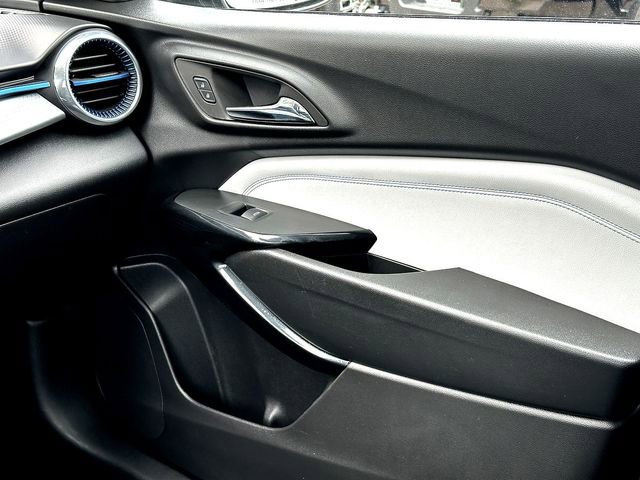 Used 2026 Chevrolet Trax LT FWD image 27