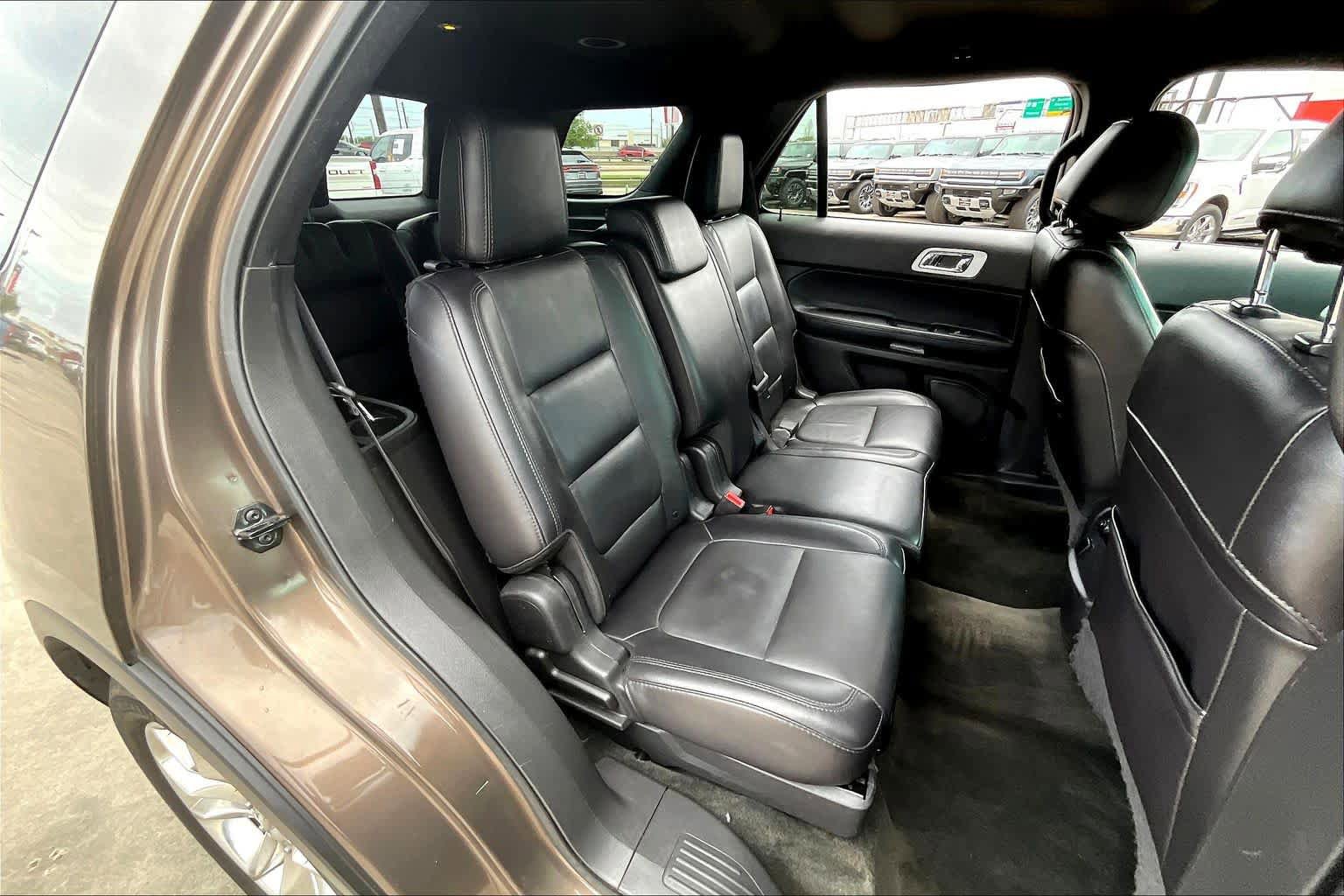 Used 2015 Ford Explorer XLT w/ Equipment Group 202A image 20