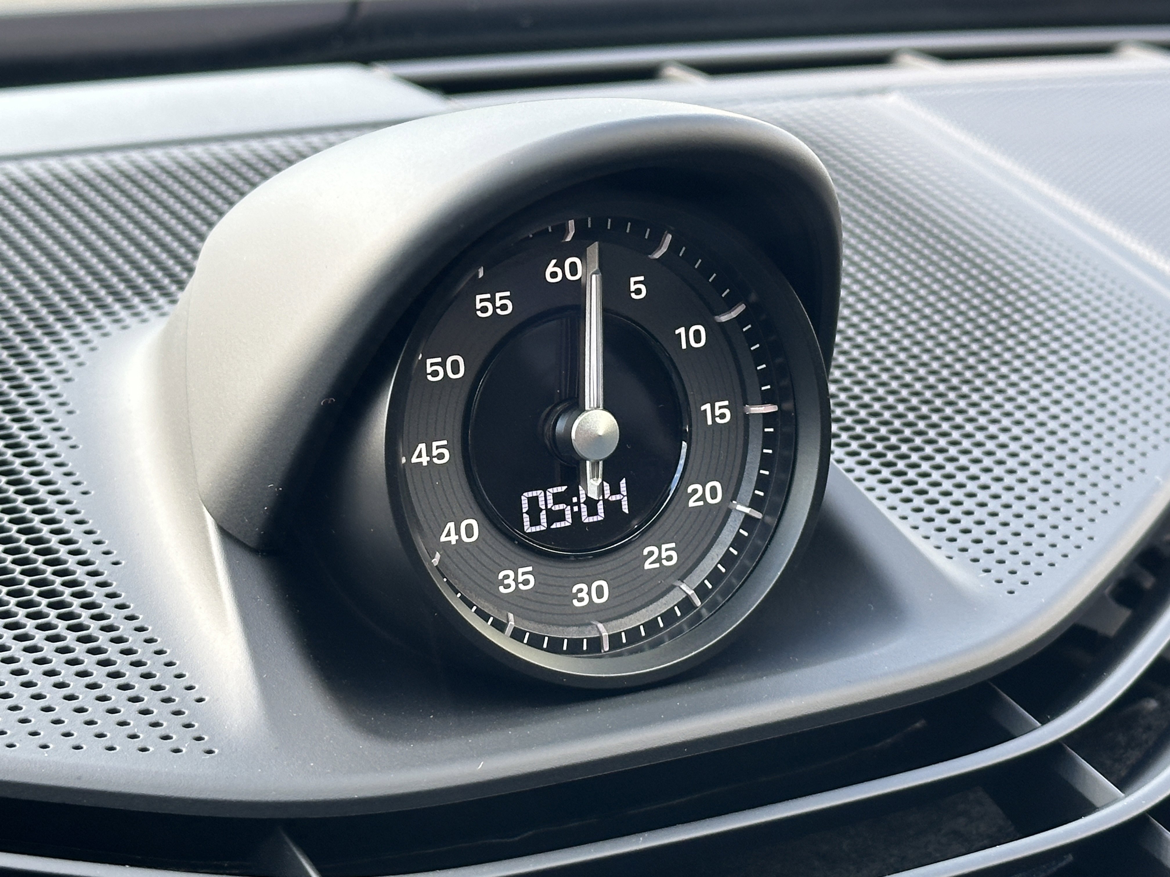 New 2026 Porsche Taycan 4S image 28