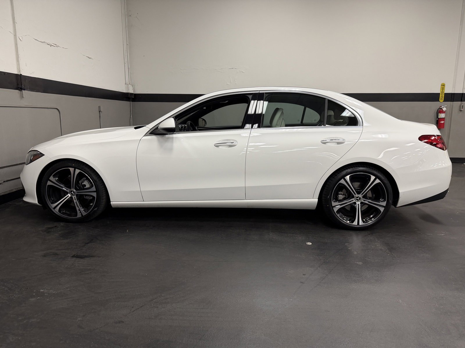 Certified 2022 Mercedes-Benz C 300 4MATIC Sedan image 9