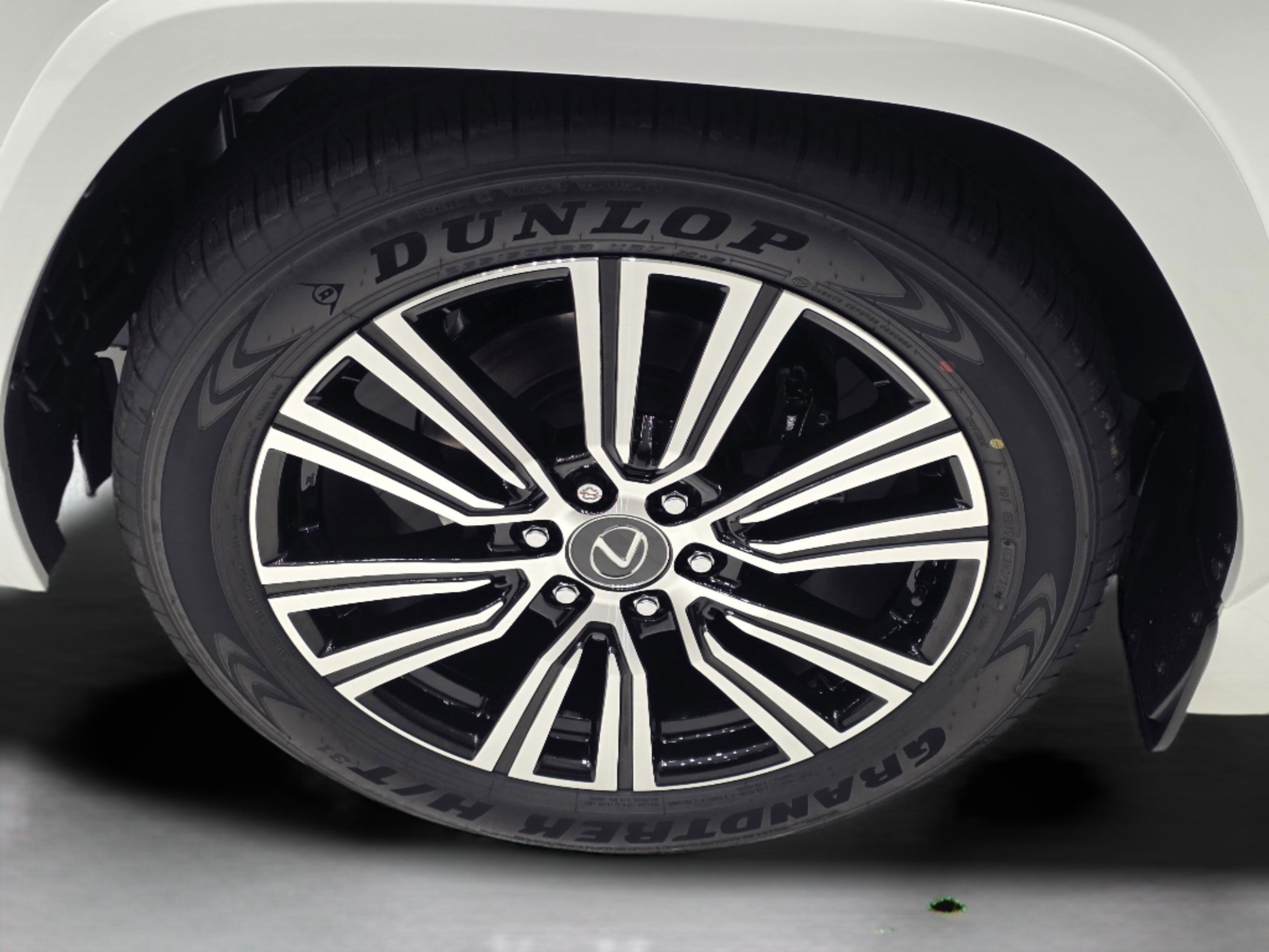 New 2026 Lexus LX 700h Luxury image 31