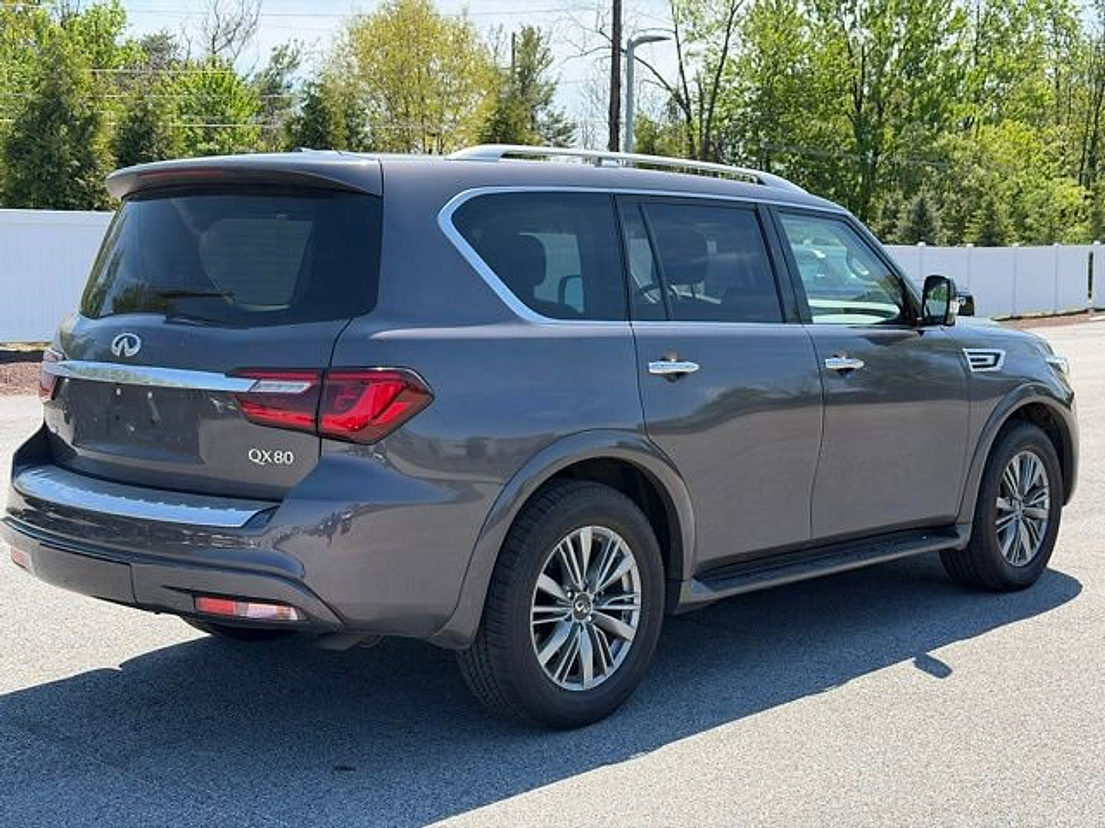 Used 2023 INFINITI QX80 Luxe w/ Cargo Package AWD/4WD image 7