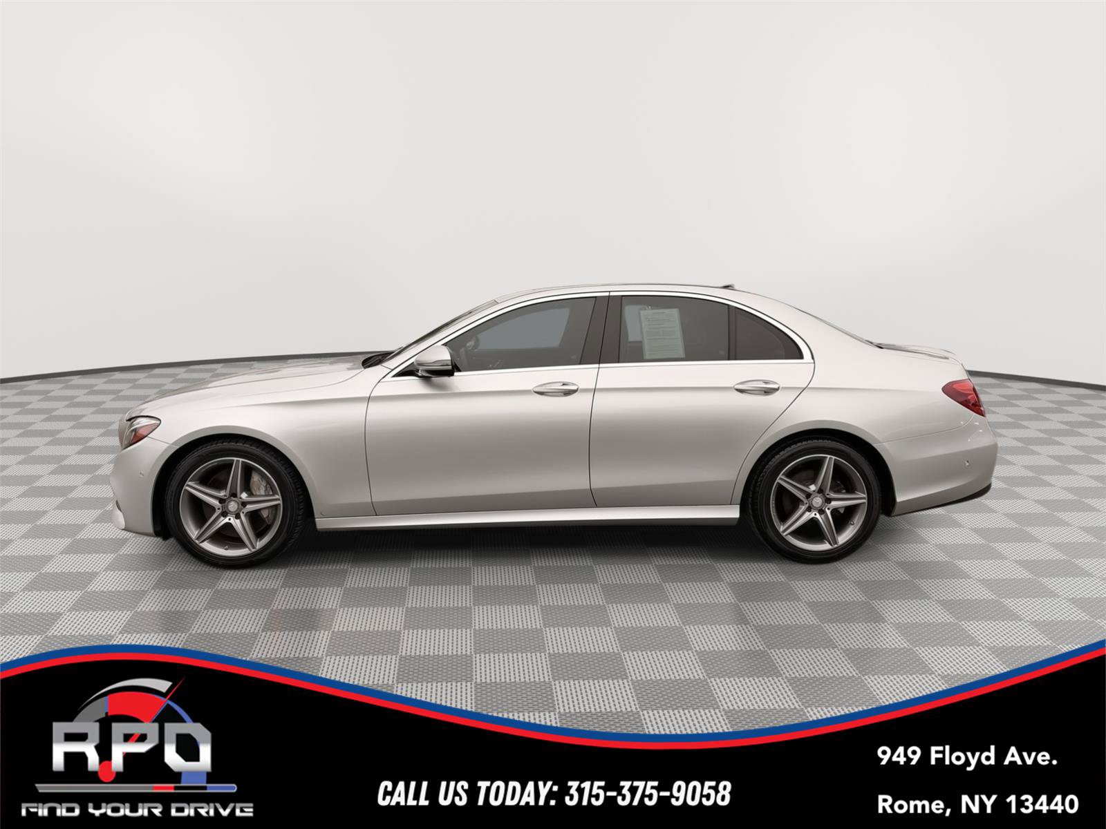 Used 2017 Mercedes-Benz E 300 4MATIC image 2
