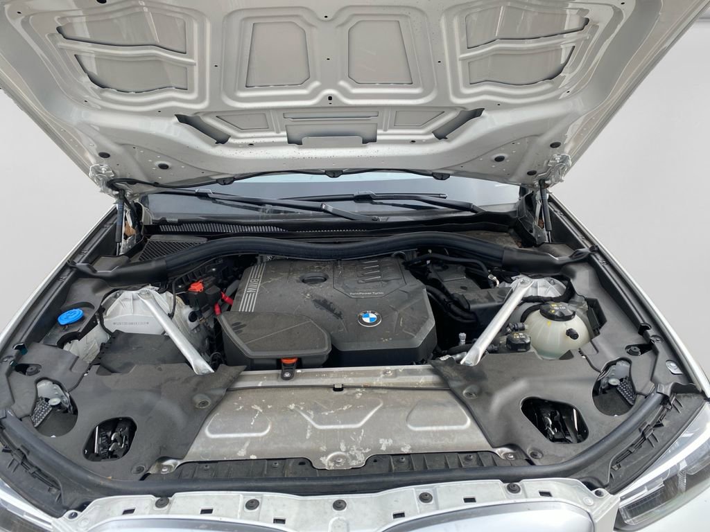 Used 2024 BMW X4 xDrive30i image 9