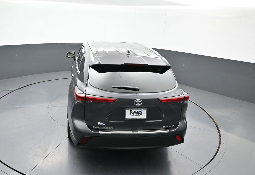 Certified 2023 Toyota Highlander XLE image 41