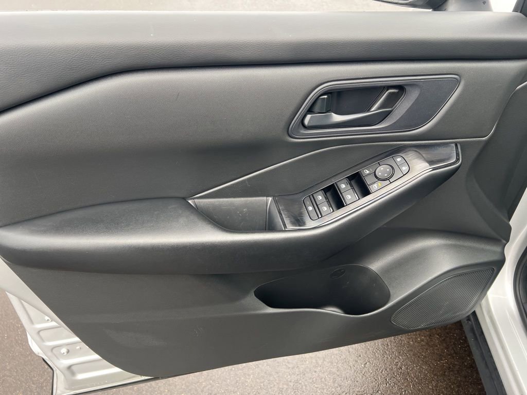 Certified 2024 Nissan Rogue S image 7