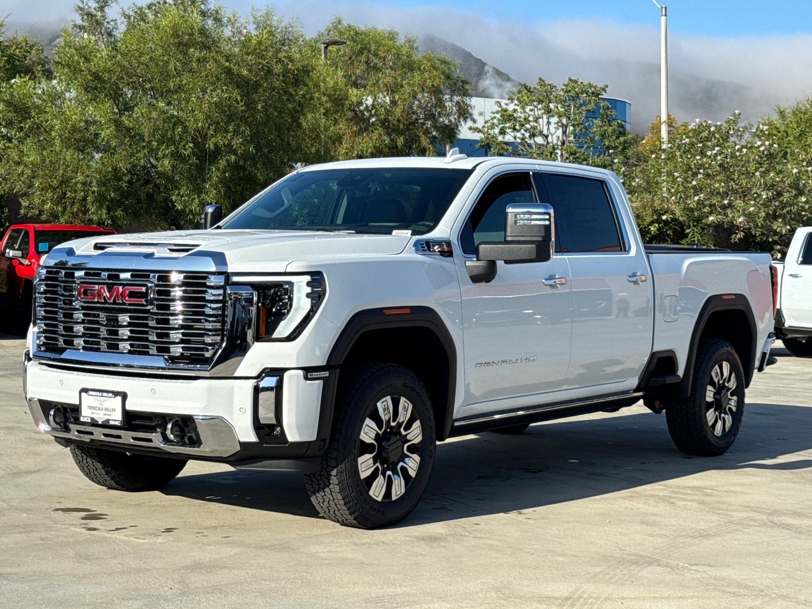 New 2026 GMC Sierra 2500 Denali w/ Denali Reserve Package AWD/4WD image 4