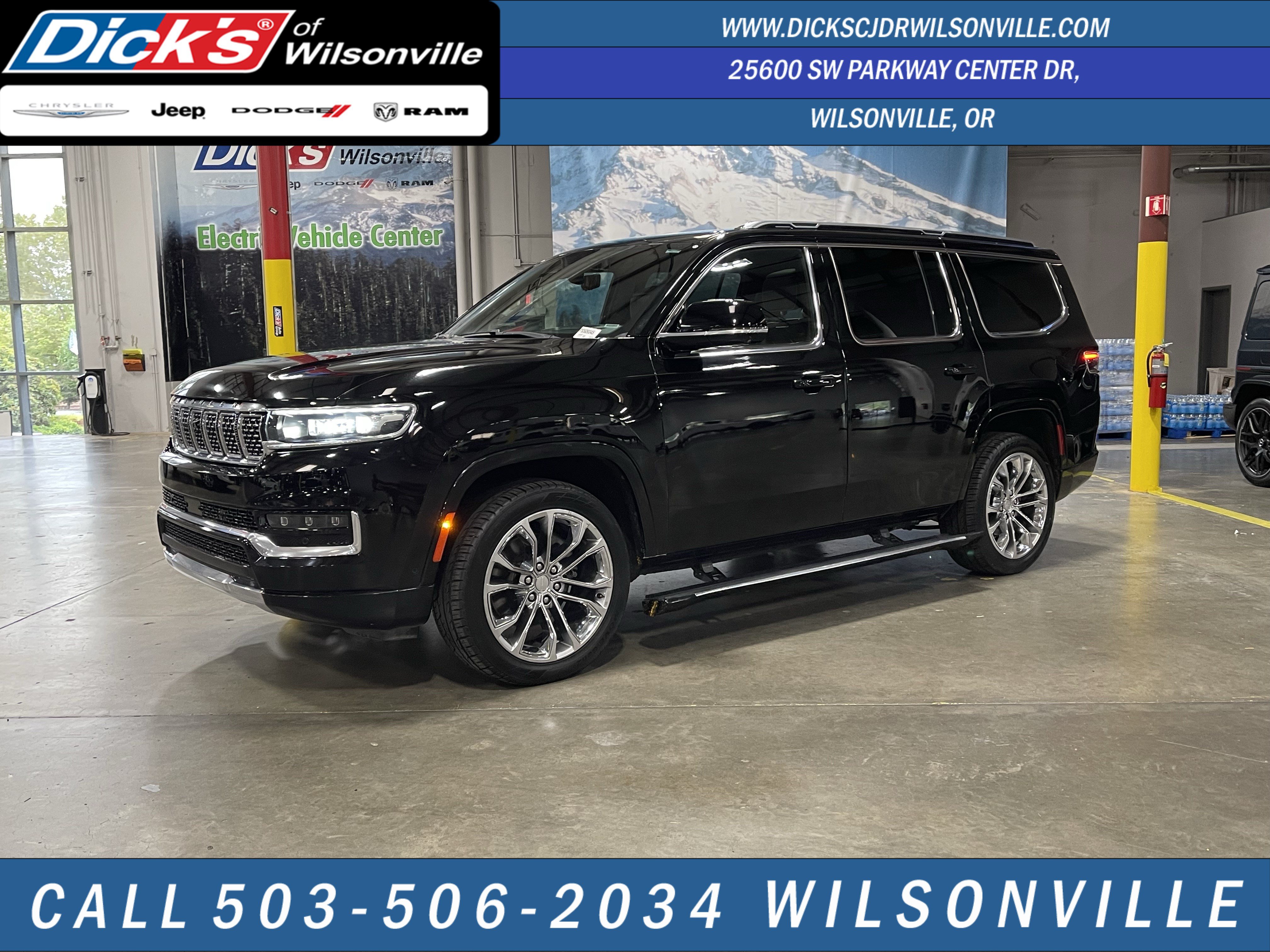 Used 2023 Jeep Grand Wagoneer Series II AWD/4WD image 1
