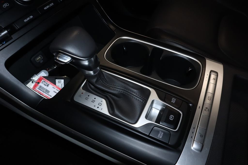 Used 2024 Kia Carnival LX FWD image 31