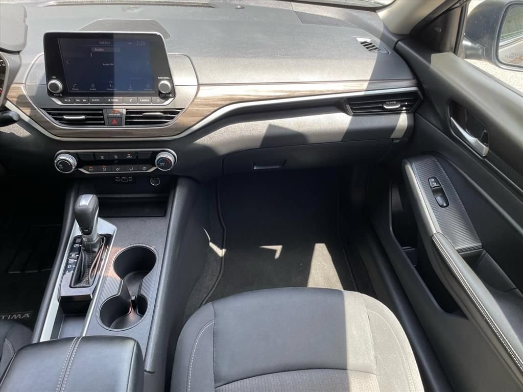 Used 2025 Nissan Altima 2.5 SV FWD image 8