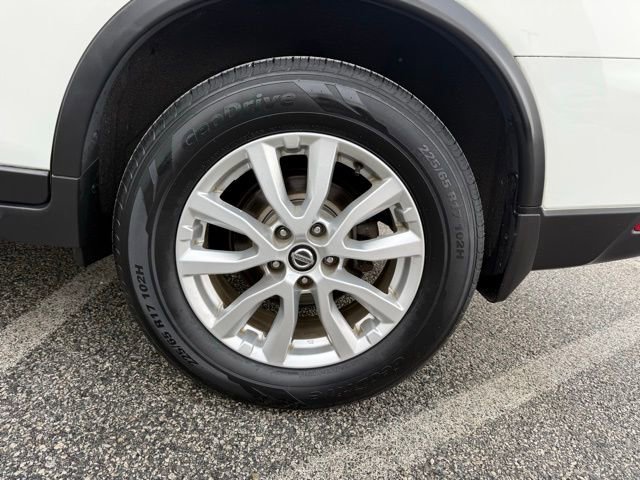 Used 2020 Nissan Rogue S w/ Special Edition Package image 11