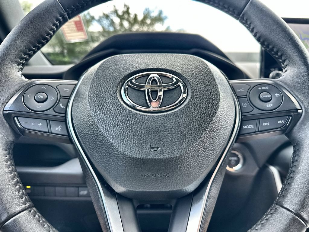 Used 2025 Toyota RAV4 XSE AWD/4WD image 33