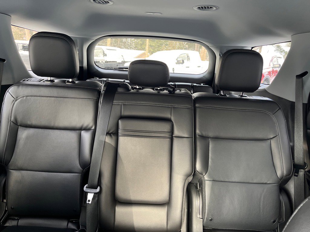 Used 2022 Ford Explorer Limited w/ Equipment Group 301A image 17