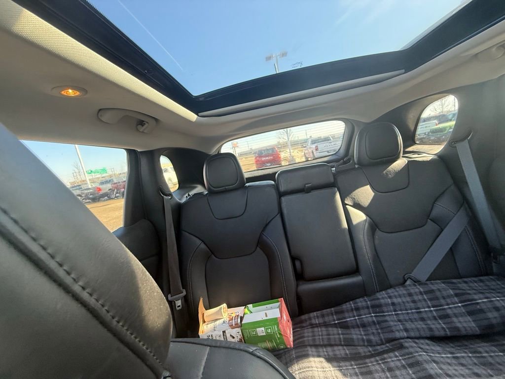 Used 2022 Jeep Cherokee Limited image 38