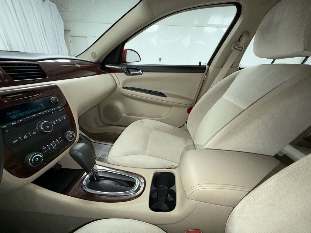 Used 2011 Chevrolet Impala LT image 21