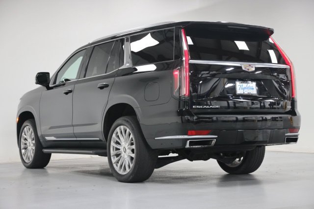 Used 2023 Cadillac Escalade Premium Luxury w/ LPO, Floor Liner Package AWD/4WD image 11