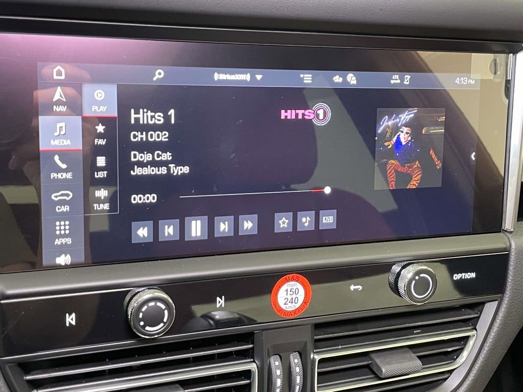 New 2025 Porsche Macan image 31