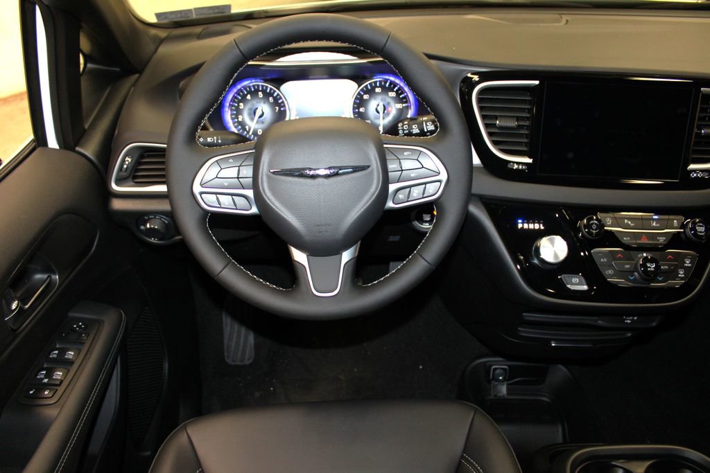 New 2026 Chrysler Voyager LX image 12