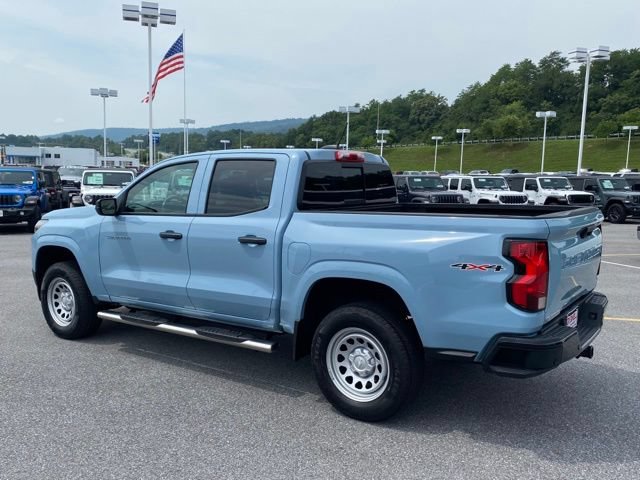 Used 2025 Chevrolet Colorado W/T w/ Advanced Trailering Package AWD/4WD image 3