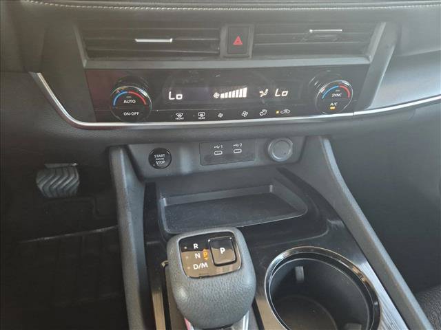Used 2025 Nissan Rogue SV FWD image 14