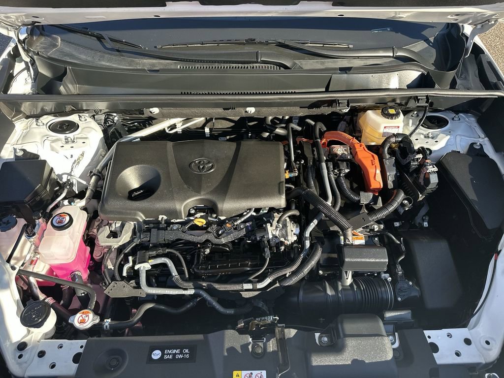 Used 2025 Toyota RAV4 XLE image 32