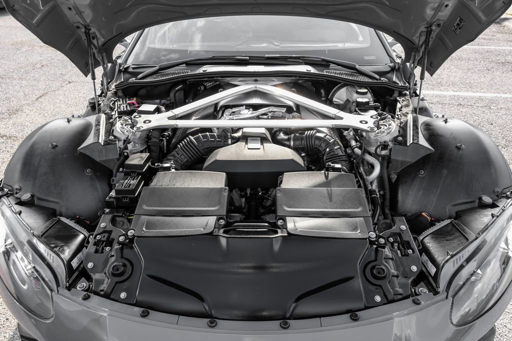 Used 2020 Aston Martin V8 Vantage Coupe RWD image 42