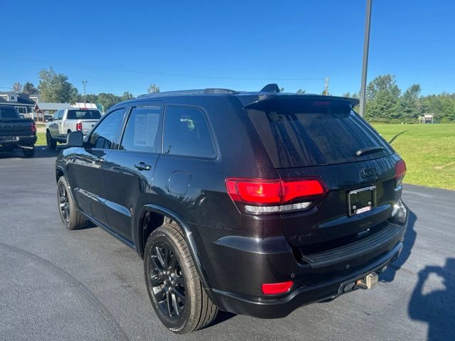 Used 2020 Jeep Grand Cherokee Altitude AWD/4WD image 3